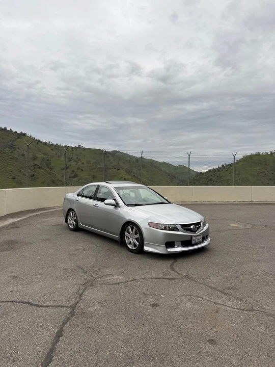 2005 Acura TSX 1st Gen - Image 2 of 3