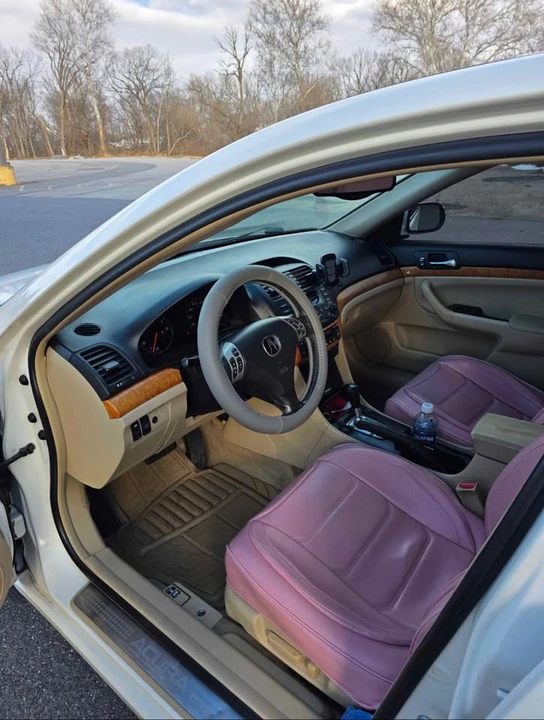 2005 Acura TSX 1st Gen - Image 10 of 13