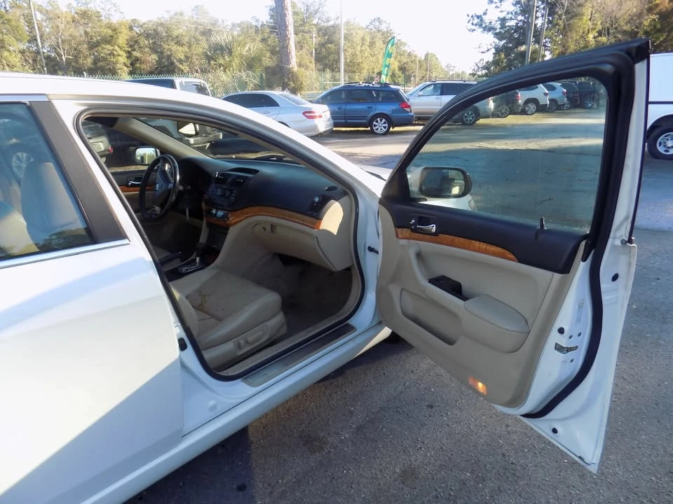 2005 Acura TSX 1st Gen - Image 3 of 18