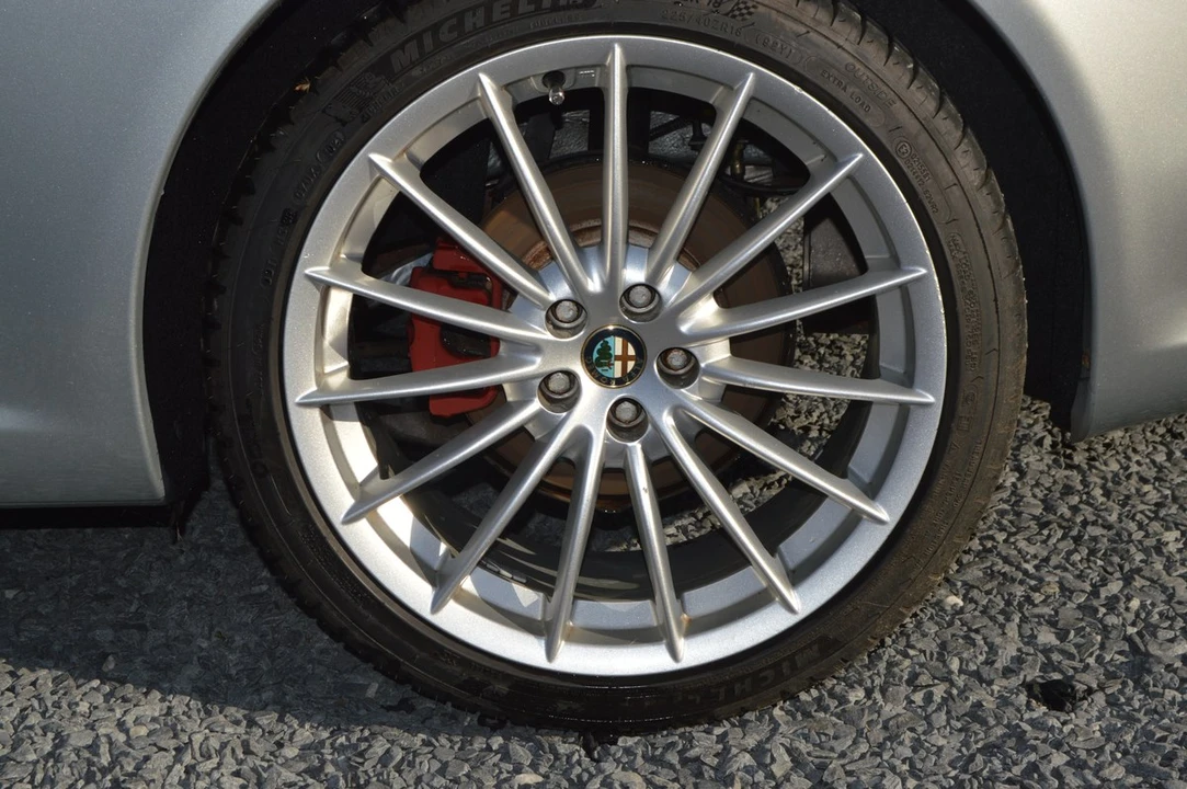 2005 Alfa Romeo GT - Image 11 of 30