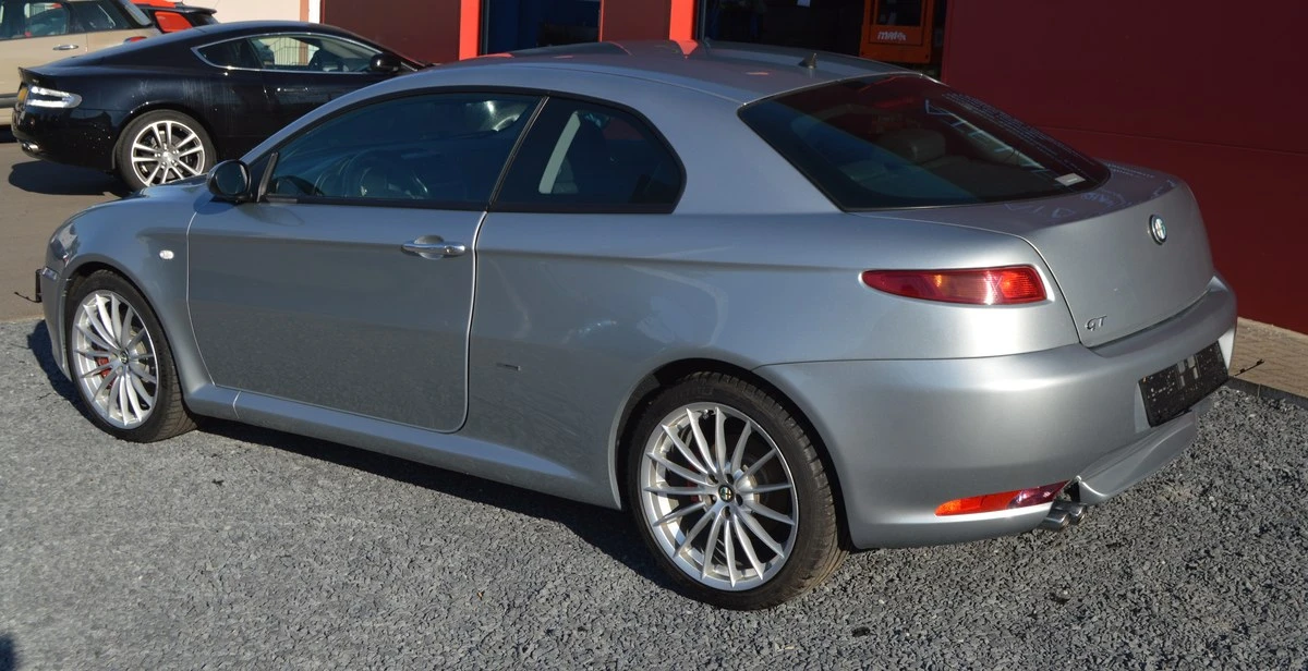 2005 Alfa Romeo GT - Image 7 of 30