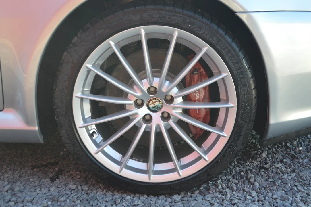 2005 Alfa Romeo GT - Image 9 of 30