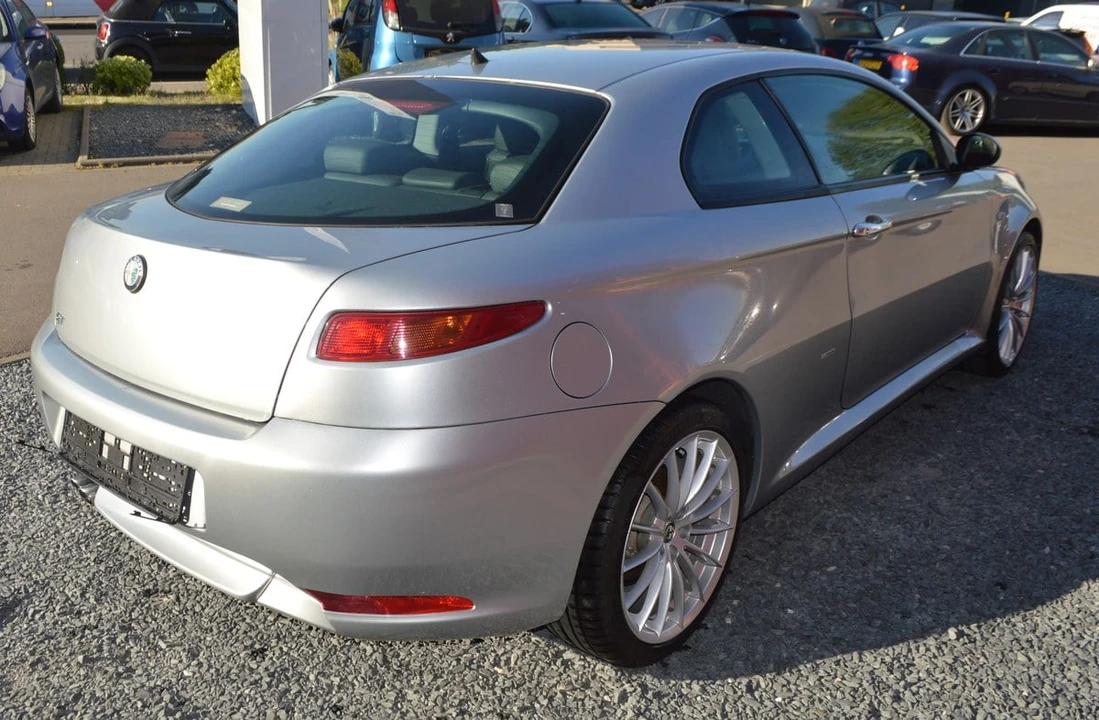 2005 Alfa Romeo GT - Image 3 of 30