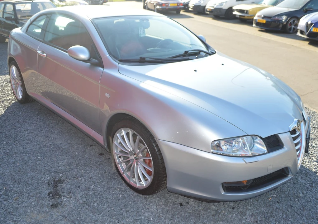 2005 Alfa Romeo GT - Image 2 of 30