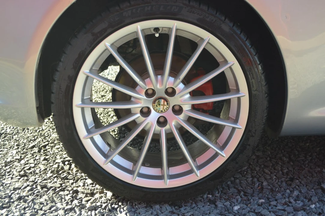 2005 Alfa Romeo GT - Image 10 of 30