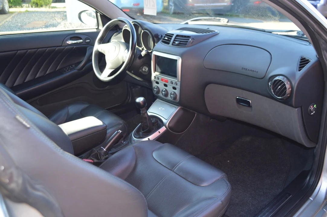 2005 Alfa Romeo GT - Image 19 of 30