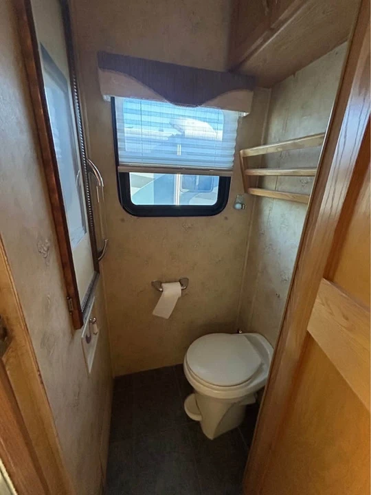 2005 Alfa Leisure RVs - Image 18 of 19