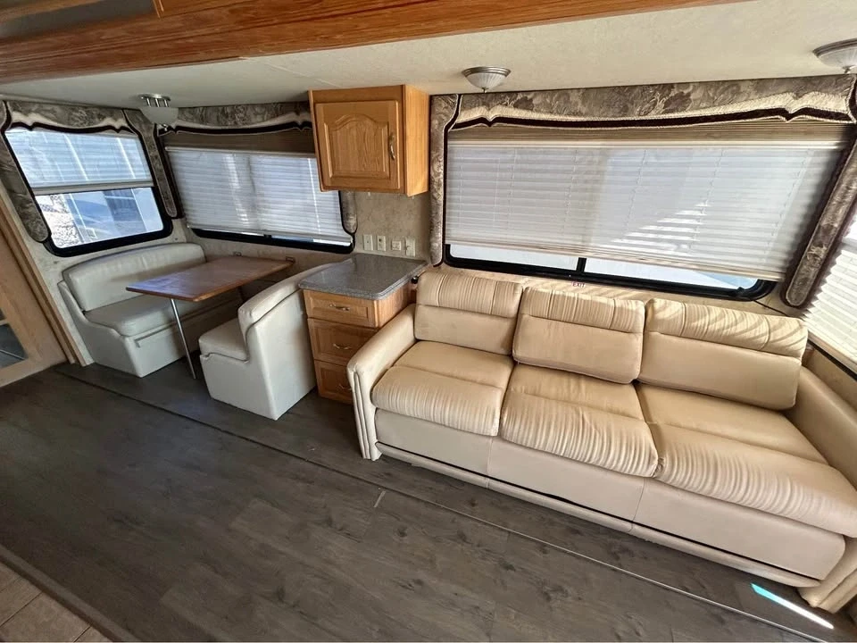2005 Alfa Leisure RVs - Image 10 of 19