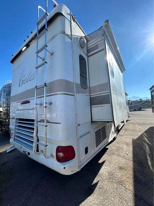 2005 Alfa Leisure RVs - Image 5 of 19
