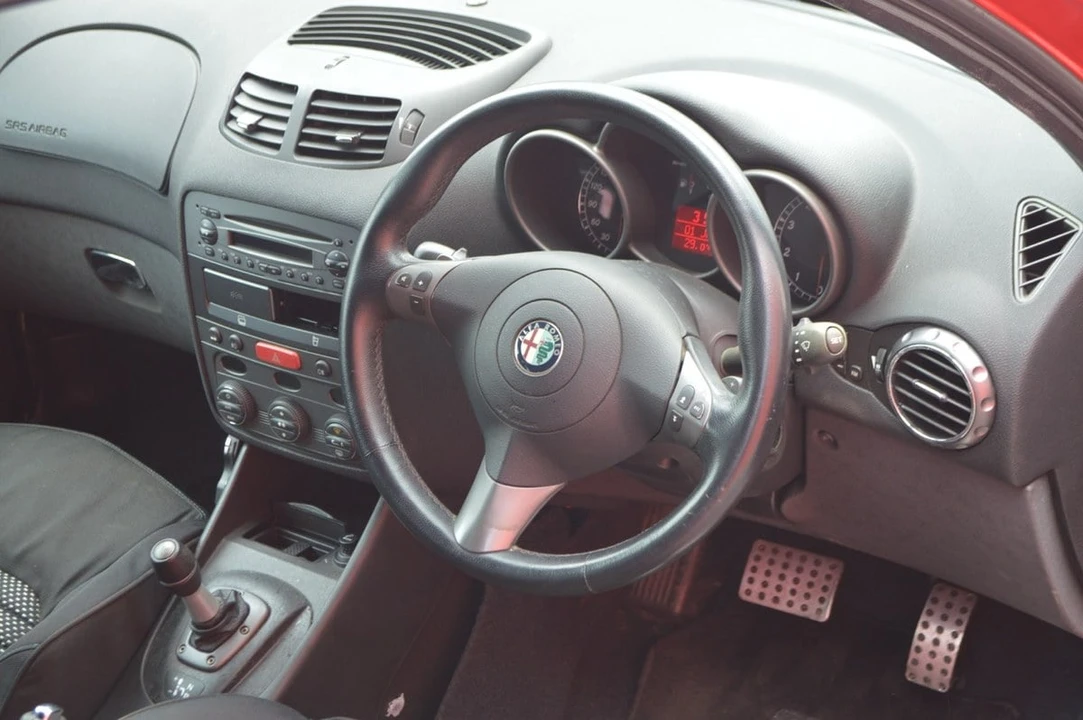 2005 Alfa Romeo 147 - Image 24 of 30