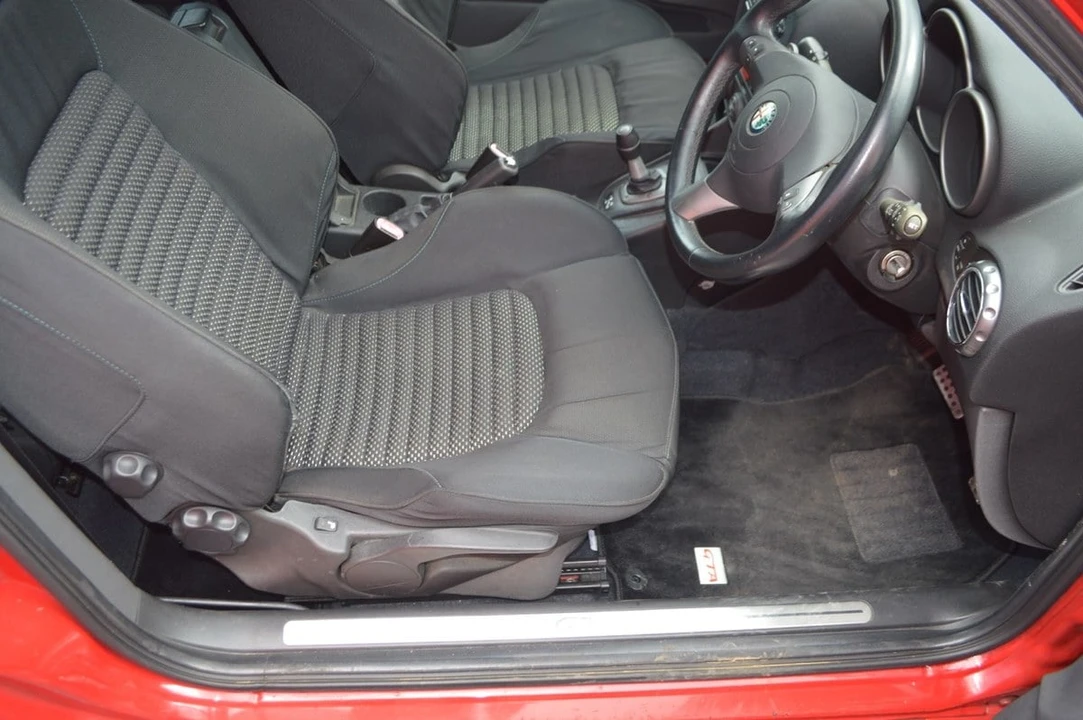 2005 Alfa Romeo 147 - Image 27 of 30