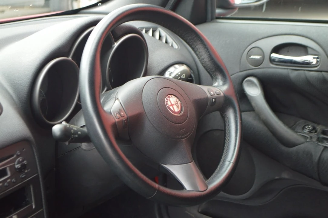 2005 Alfa Romeo 147 - Image 14 of 30