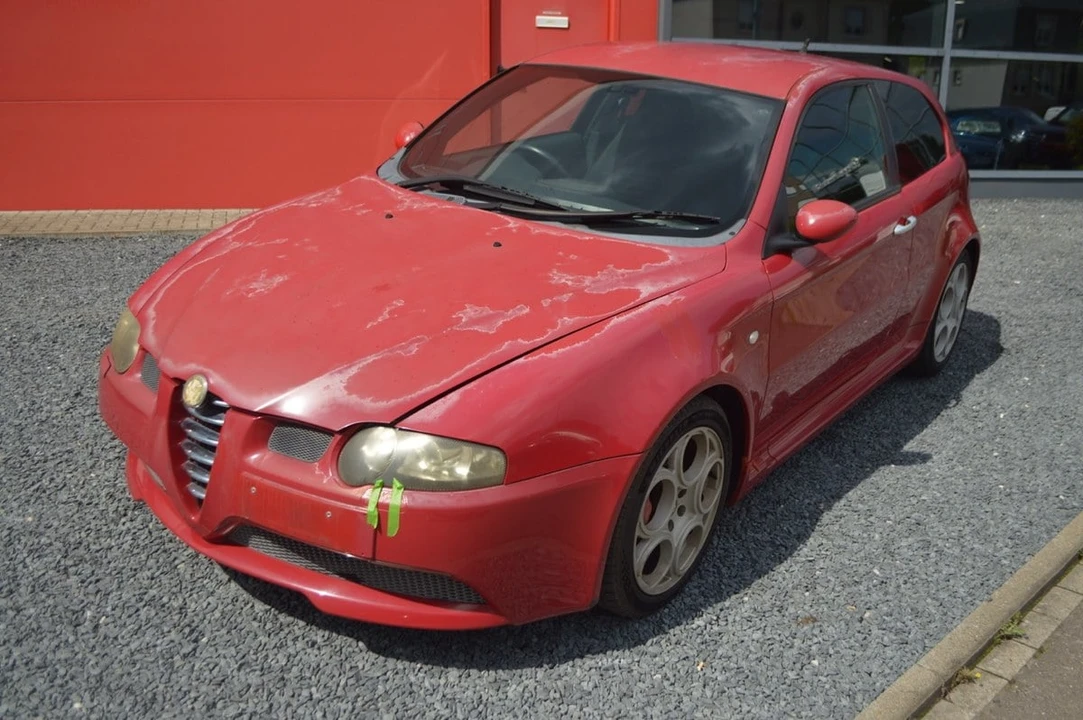 2005 Alfa Romeo 147 - Image 2 of 30