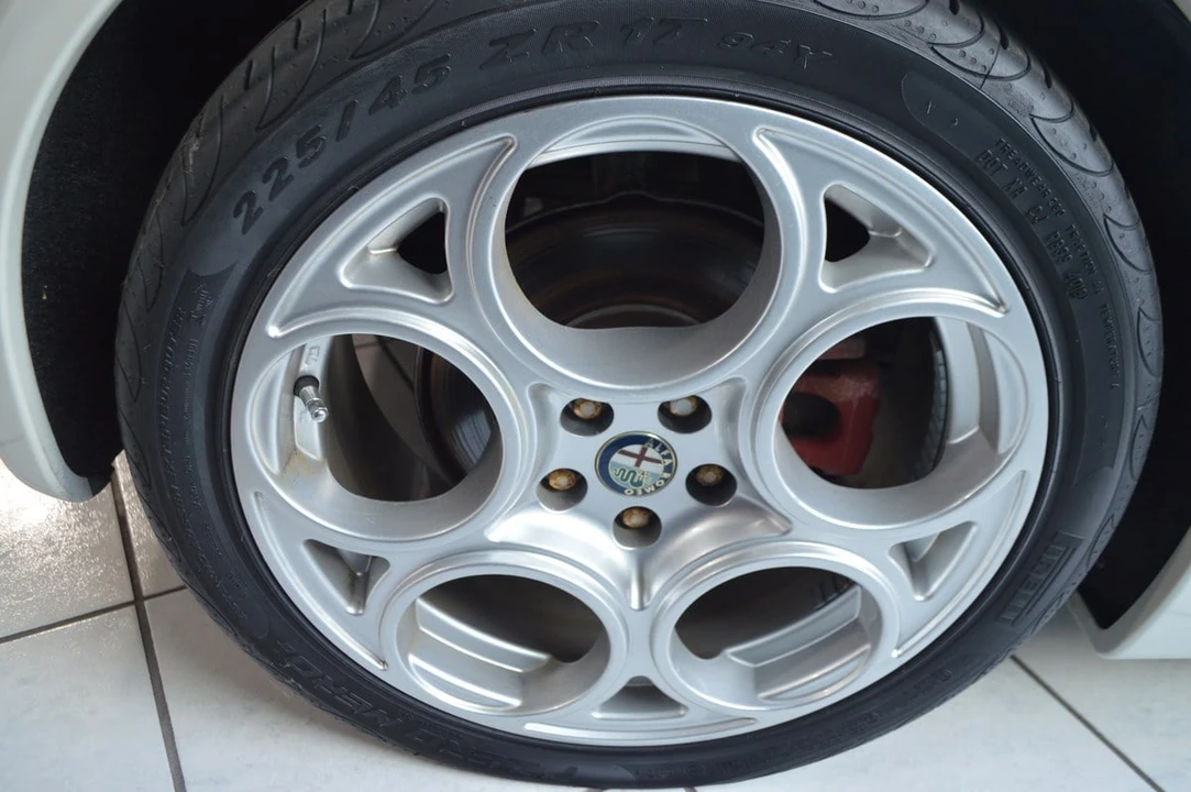 2005 Alfa Romeo 147 GTA - Image 13 of 30
