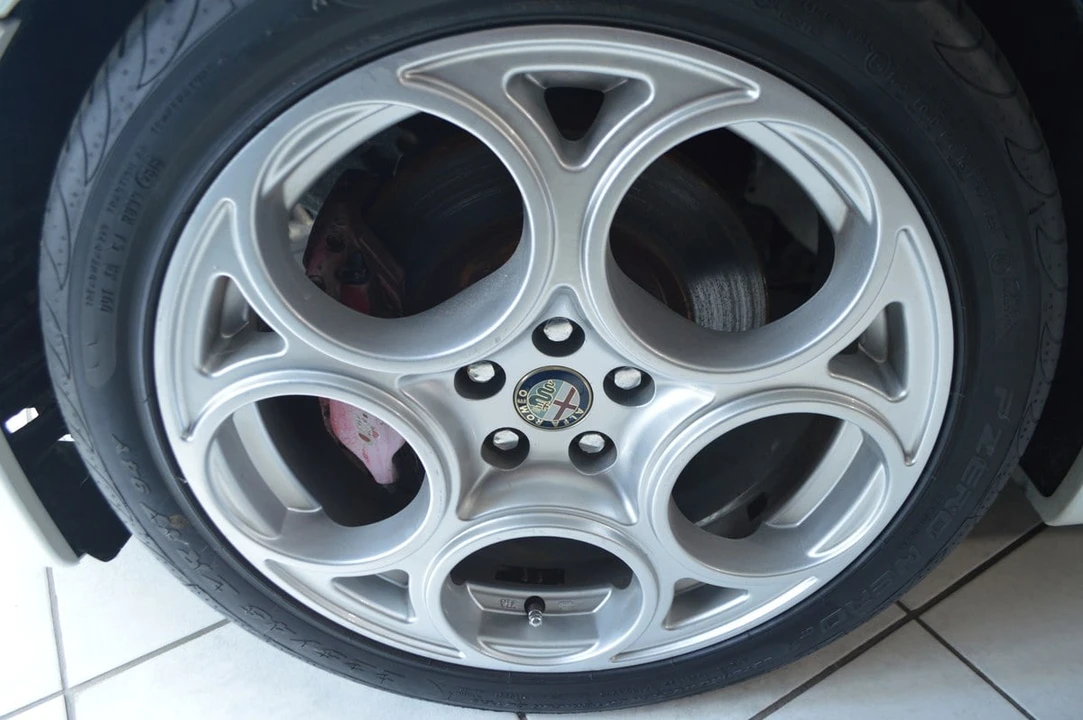 2005 Alfa Romeo 147 GTA - Image 12 of 30