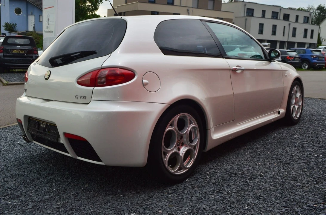 2005 Alfa Romeo 147 GTA - Image 4 of 30