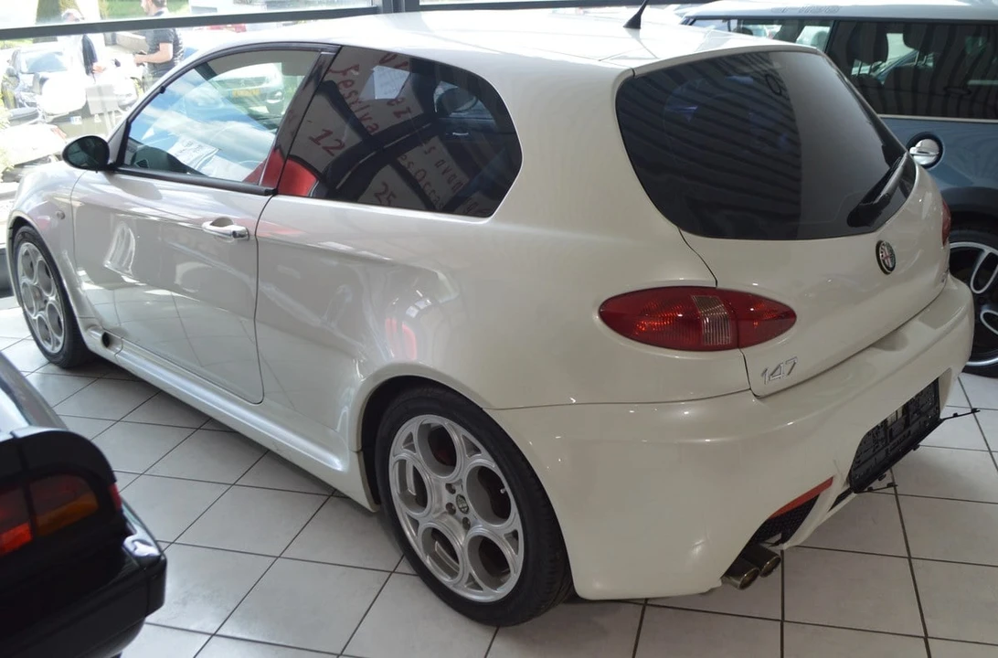 2005 Alfa Romeo 147 GTA - Image 5 of 30