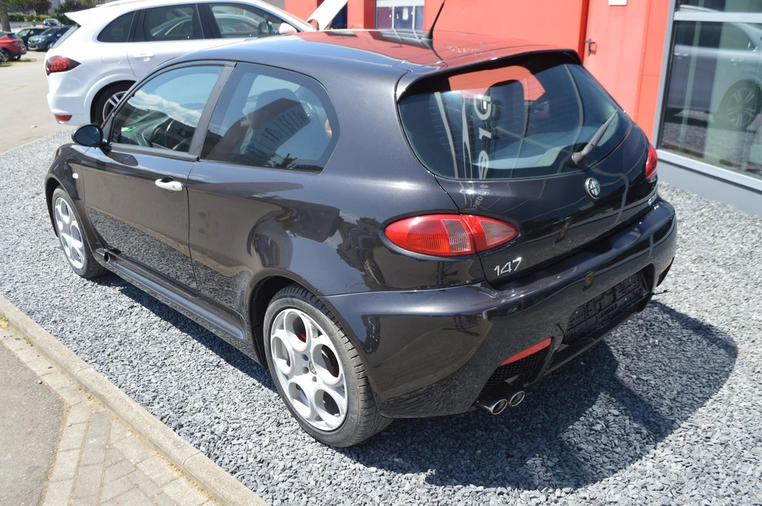 2005 Alfa Romeo 147 GTA - Image 5 of 30