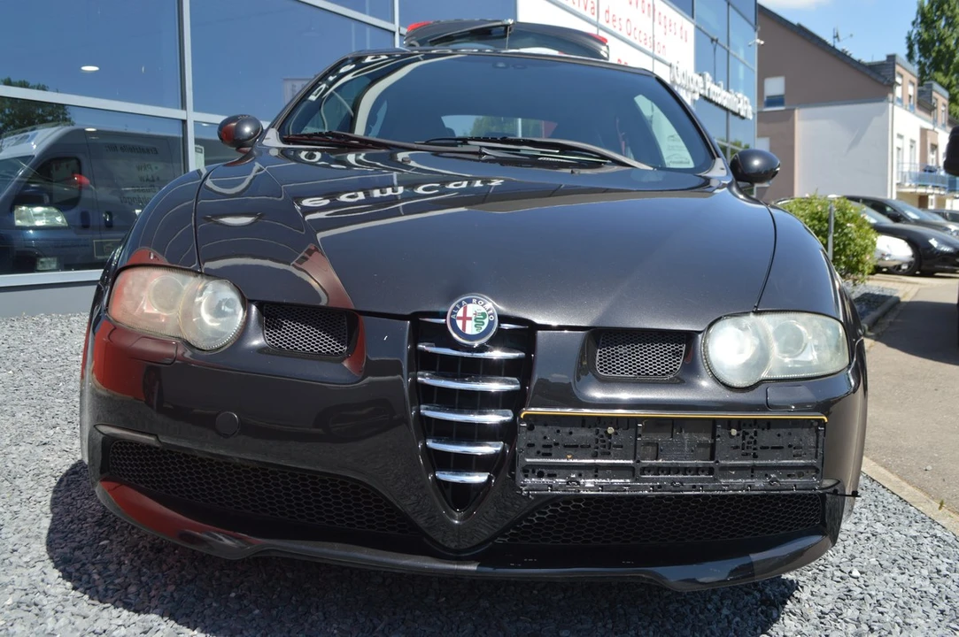 2005 Alfa Romeo 147 GTA - Image 2 of 30