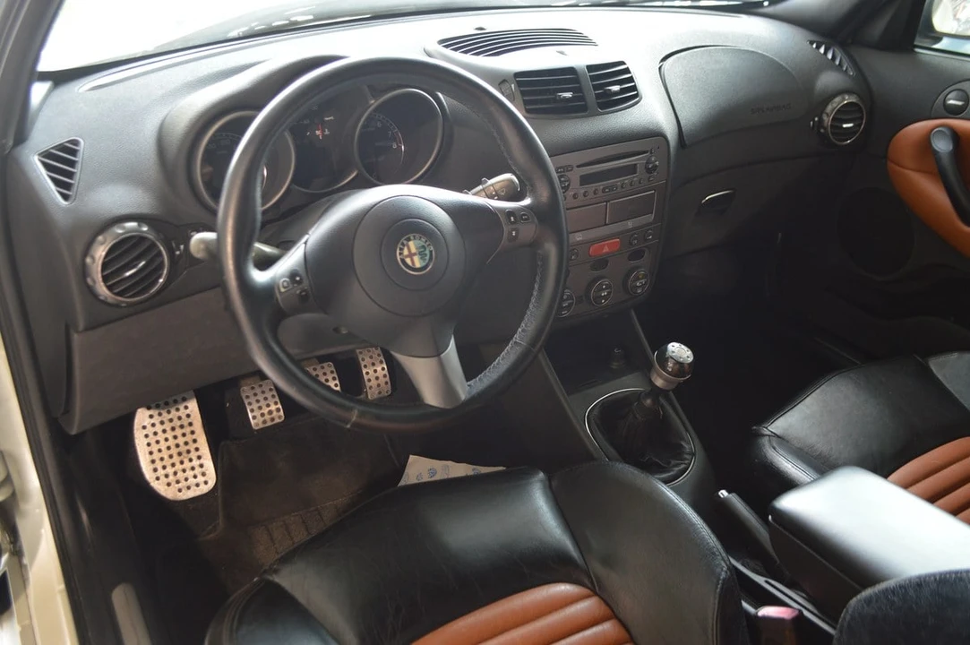 2005 Alfa Romeo 147 GTA - Image 16 of 30