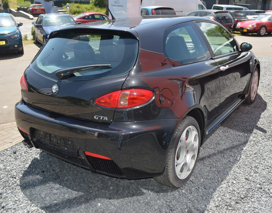 2005 Alfa Romeo 147 GTA - Image 7 of 30
