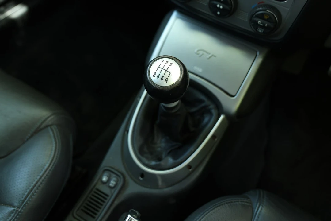 2005 Alfa Romeo GT - Image 23 of 30