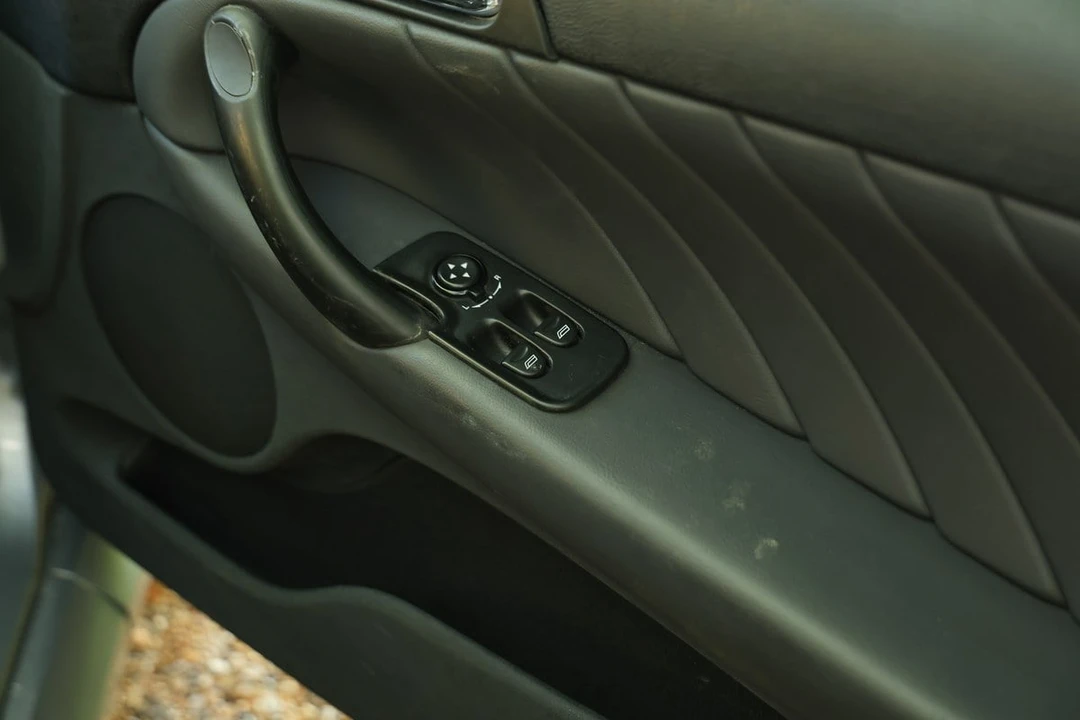 2005 Alfa Romeo GT - Image 27 of 30