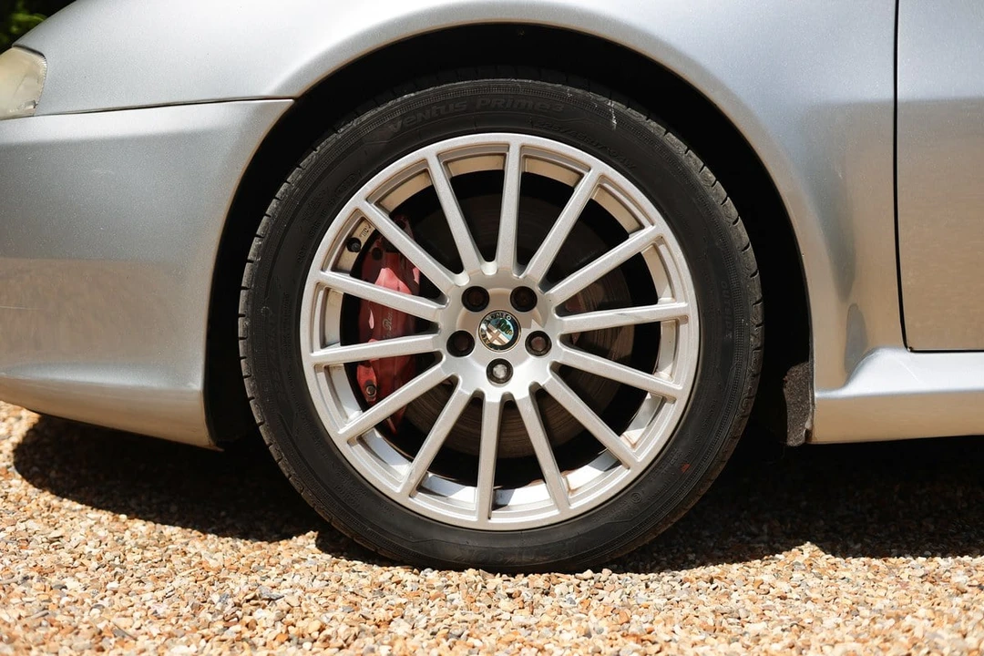 2005 Alfa Romeo GT - Image 15 of 30