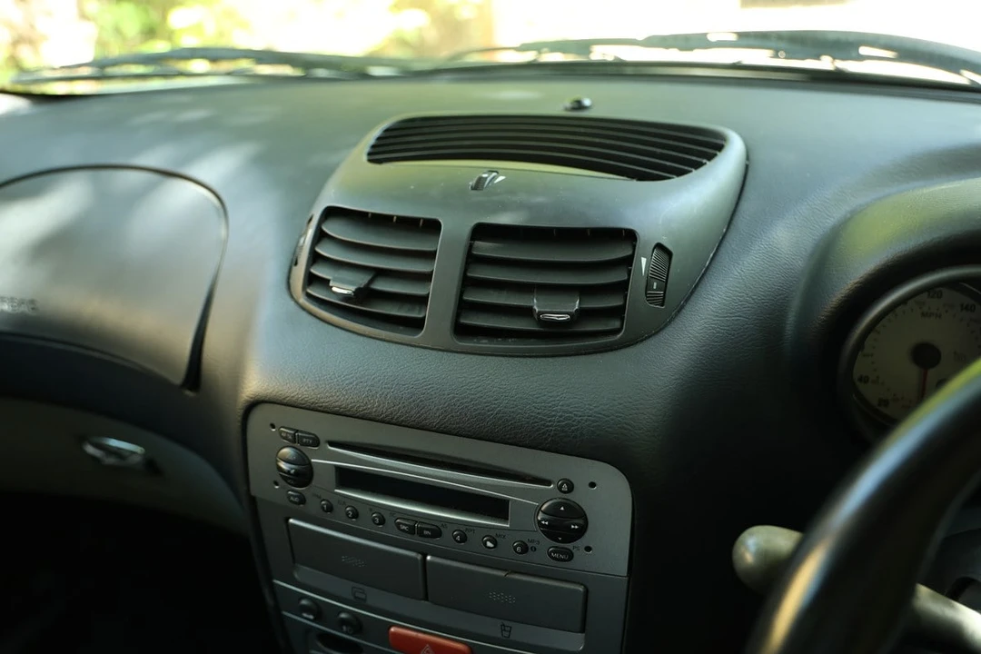 2005 Alfa Romeo GT - Image 19 of 31