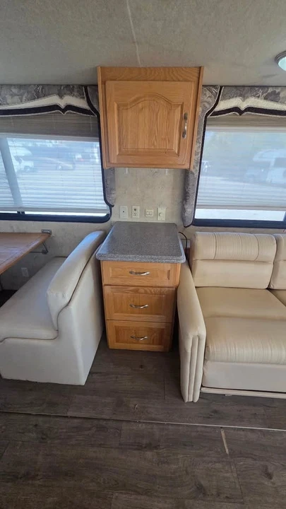 2005 Alfa Leisure RVs - Image 13 of 16