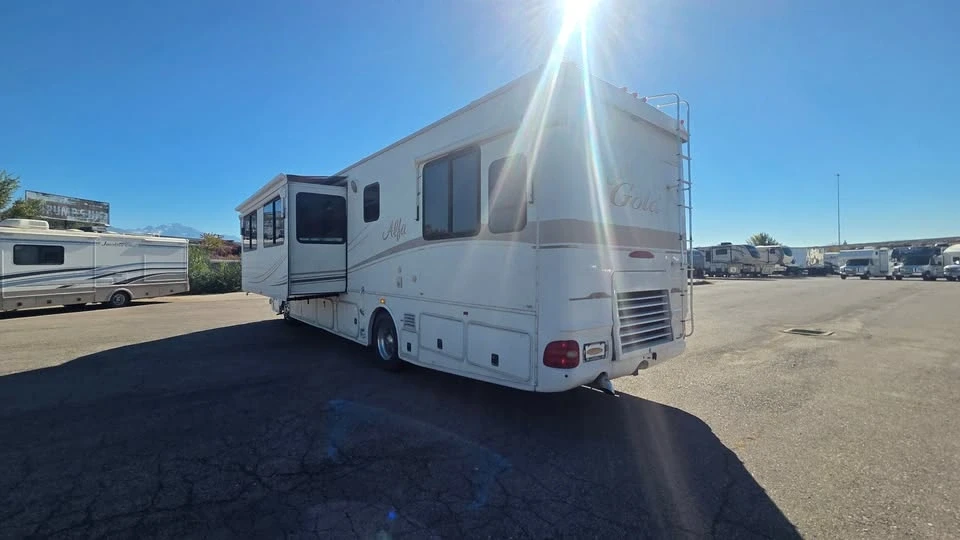 2005 Alfa Leisure RVs - Image 5 of 16