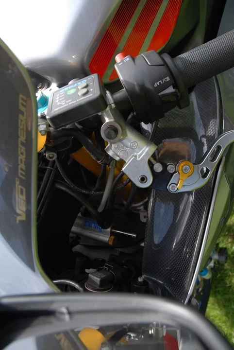2005 Aprilia - Image 10 of 21