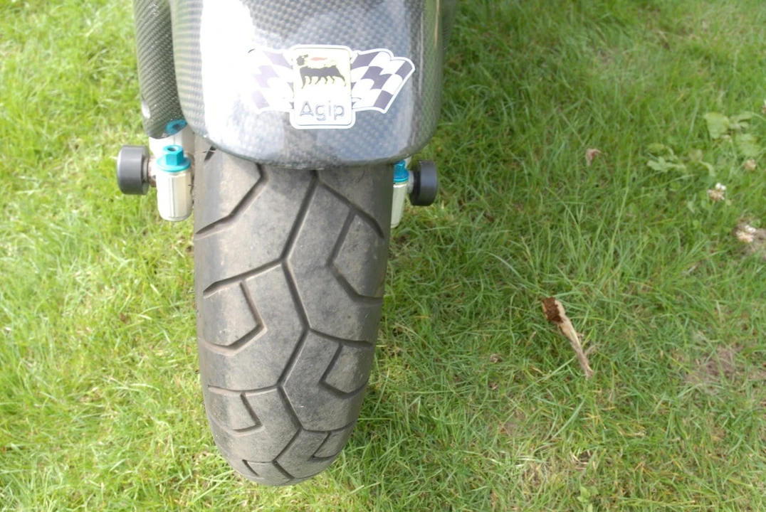 2005 Aprilia - Image 16 of 21