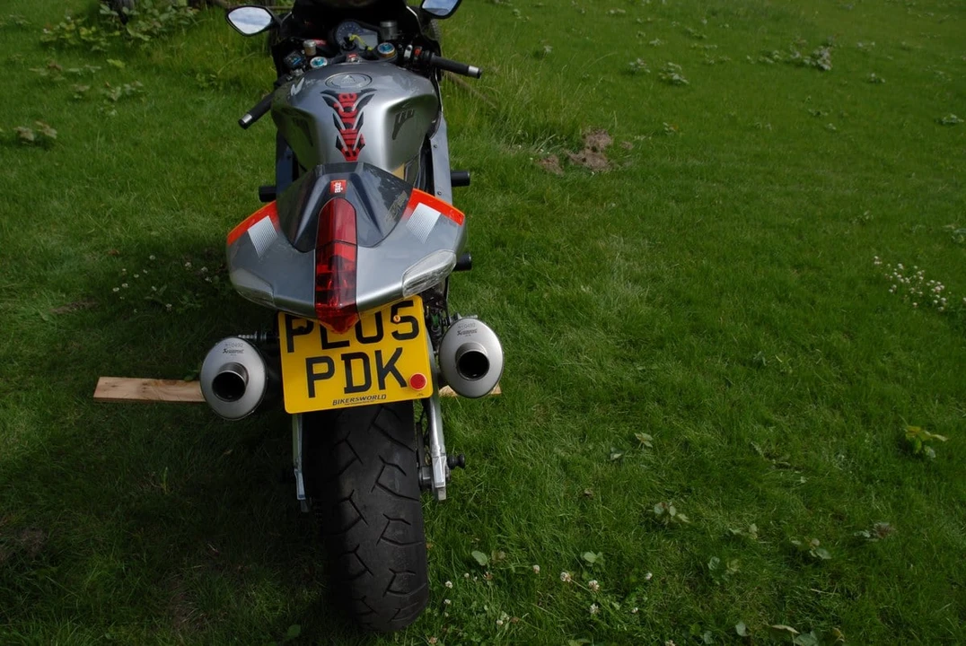2005 Aprilia - Image 14 of 21