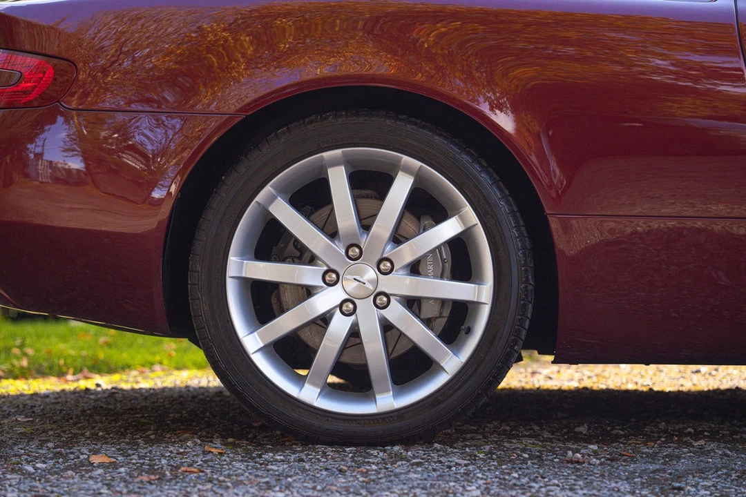 2005 Aston Martin DB9 - Image 16 of 30