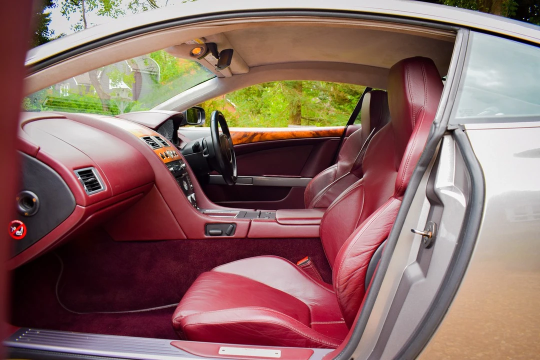 2005 Aston Martin DB9 - Image 23 of 30