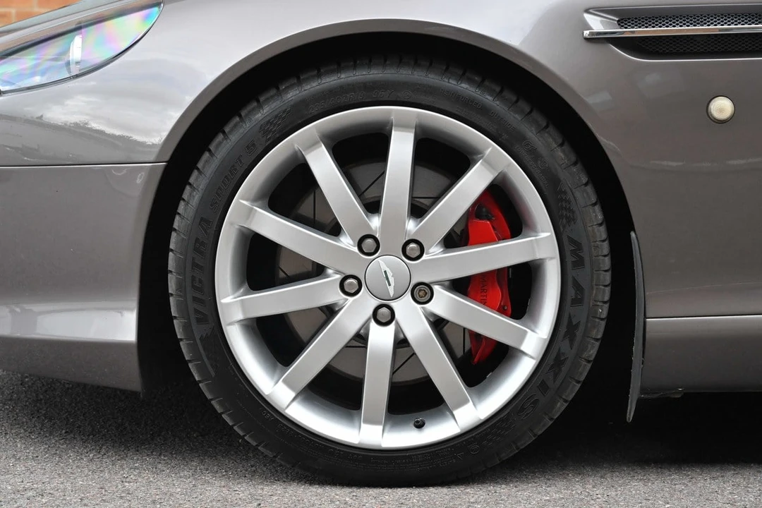 2005 Aston Martin DB9 - Image 15 of 30