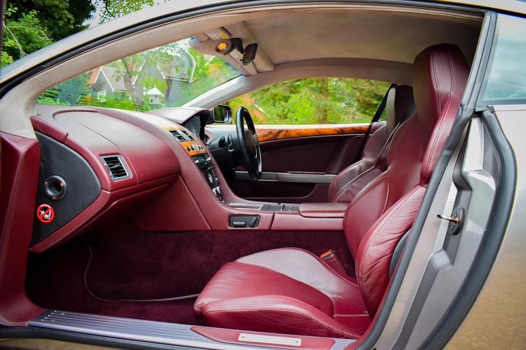 2005 Aston Martin DB9 - Image 17 of 30