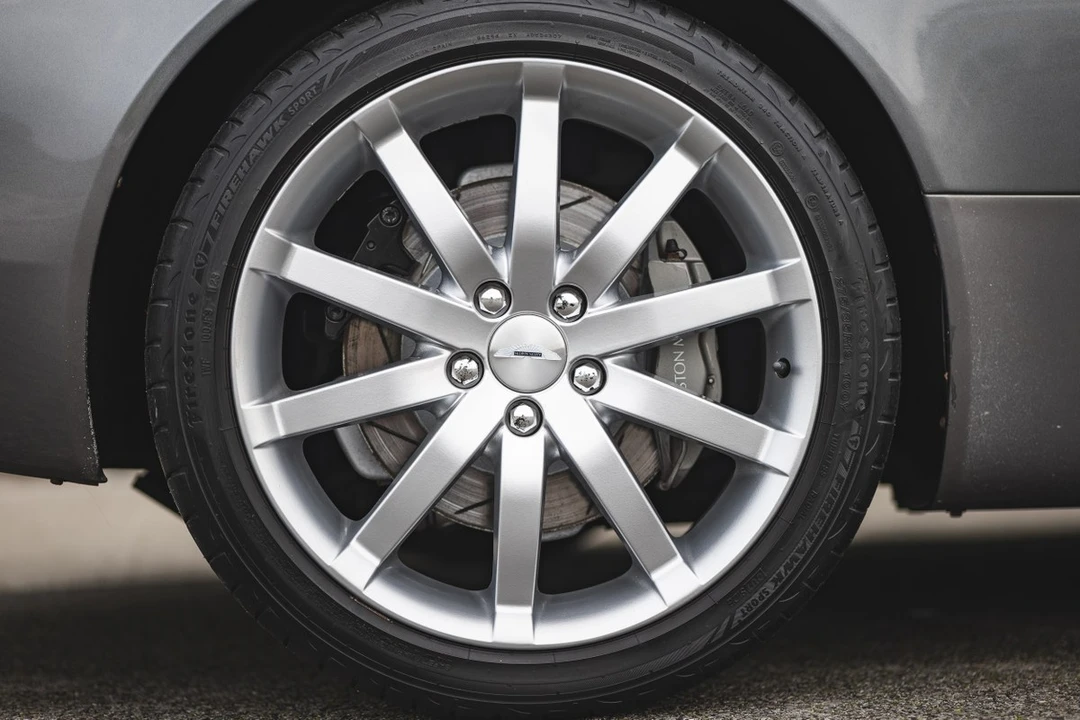2005 Aston Martin DB9 - Image 28 of 30
