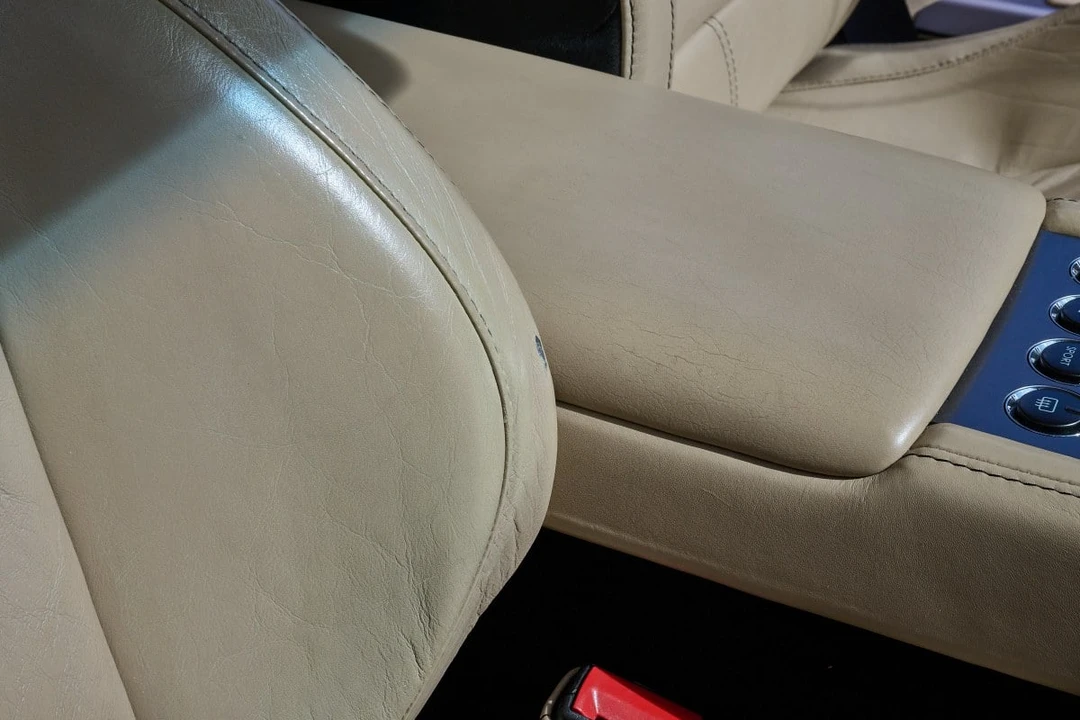 2005 Aston Martin DB9 - Image 25 of 30
