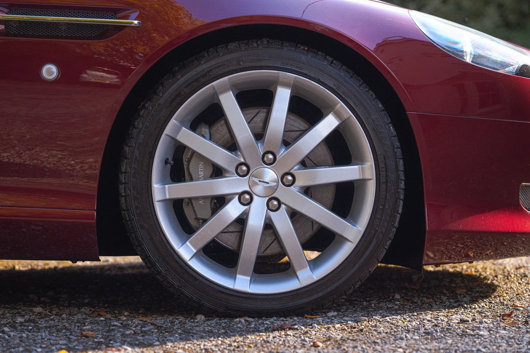 2005 Aston Martin DB9 - Image 17 of 30