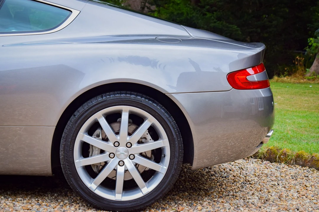2005 Aston Martin DB9 - Image 13 of 30