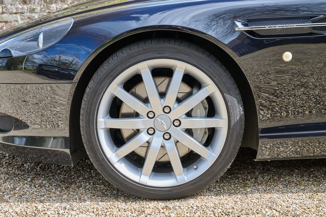 2005 Aston Martin DB9 - Image 11 of 30