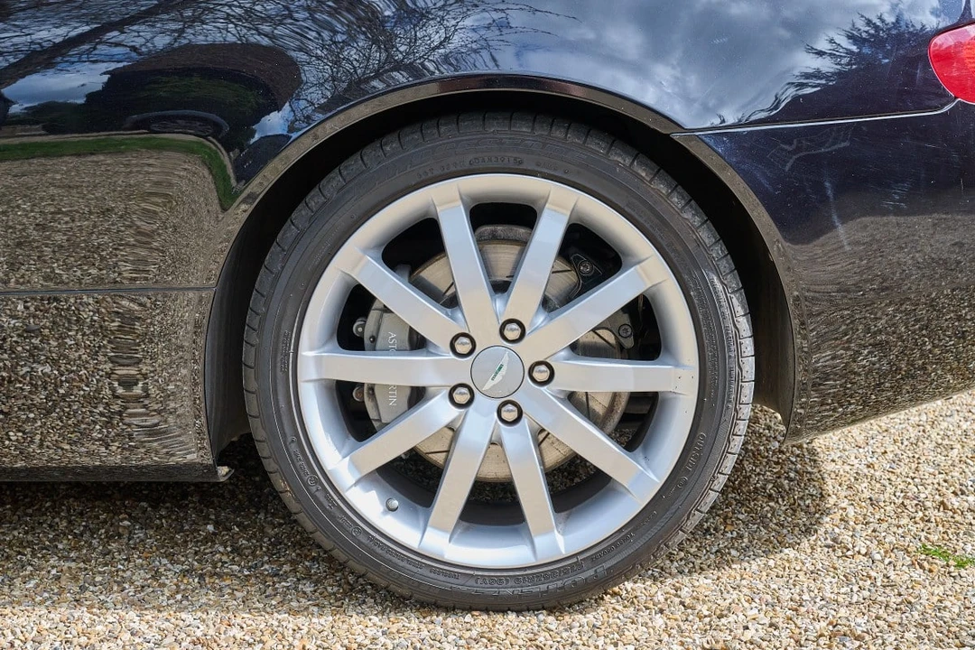 2005 Aston Martin DB9 - Image 12 of 30