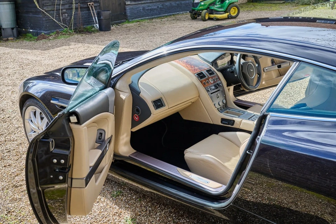 2005 Aston Martin DB9 - Image 17 of 30