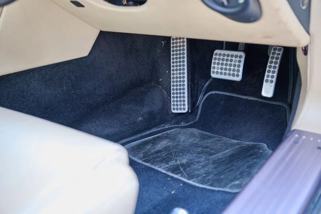 2005 Aston Martin DB9 - Image 24 of 30