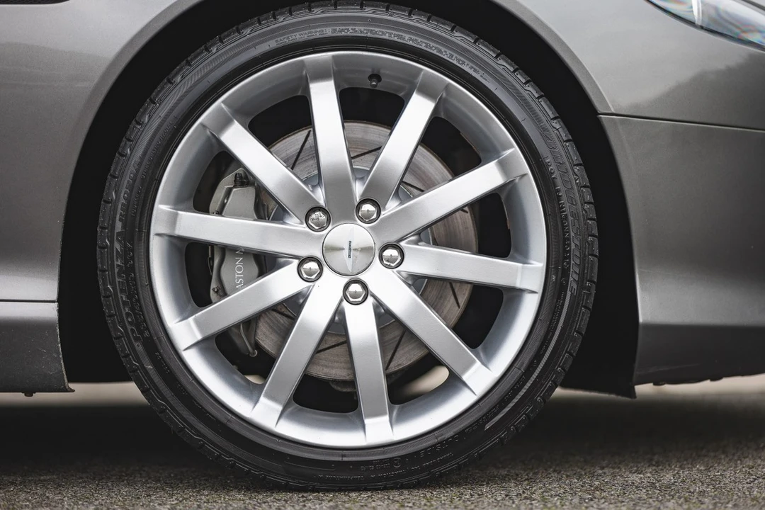 2005 Aston Martin DB9 - Image 6 of 30