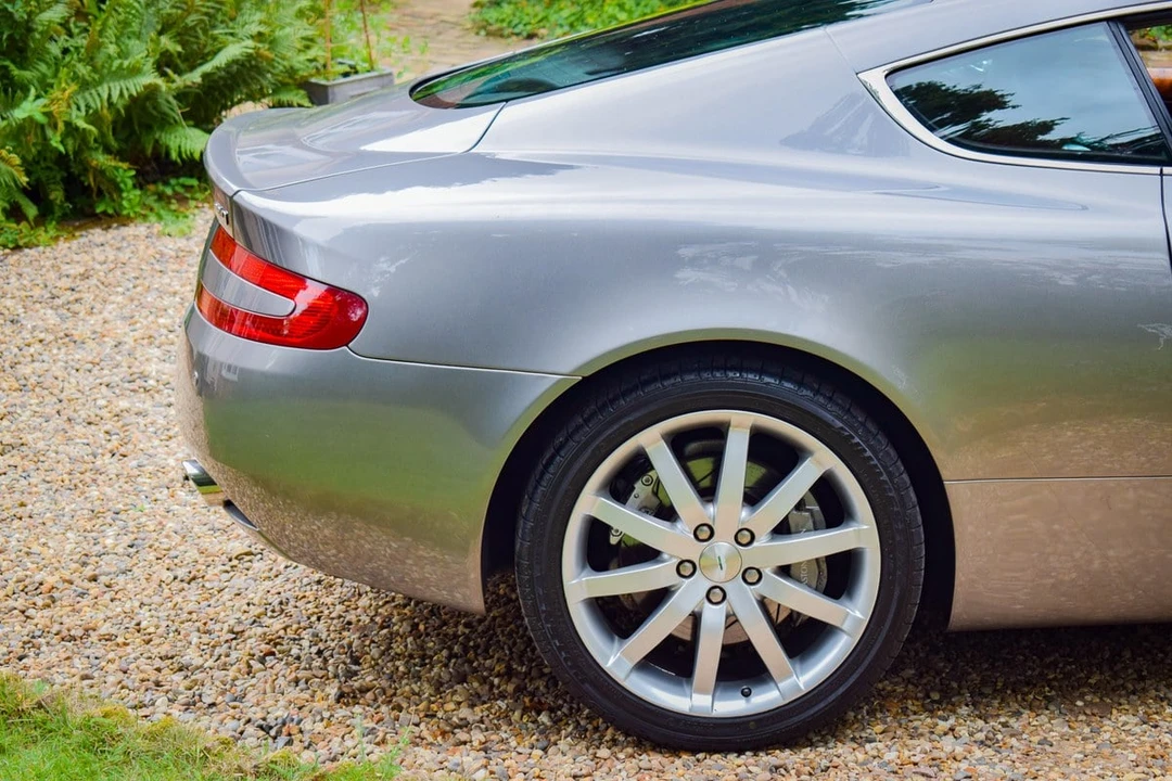 2005 Aston Martin DB9 - Image 16 of 30