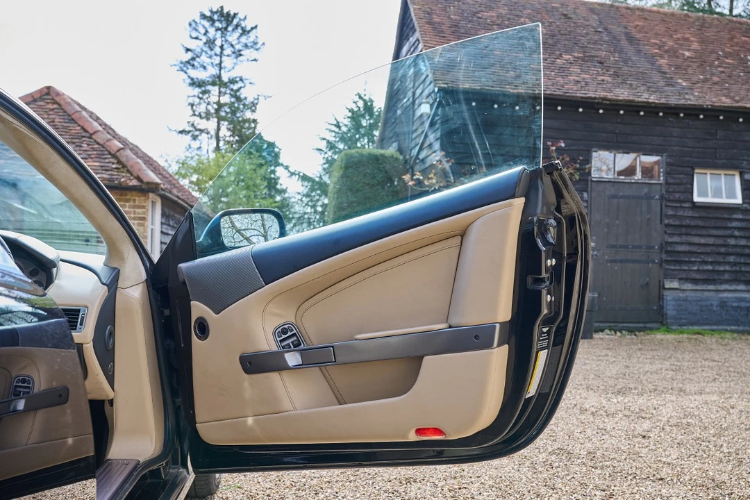 2005 Aston Martin DB9 - Image 16 of 30