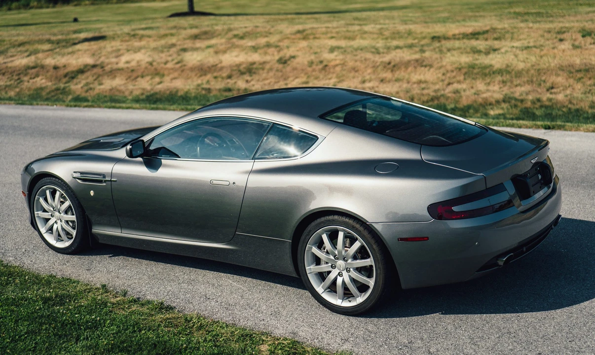 2005 Aston Martin DB9 - Image 19 of 31